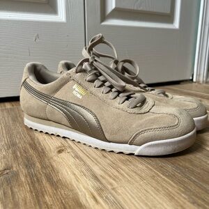PUMA ROMA beige shoes never worn